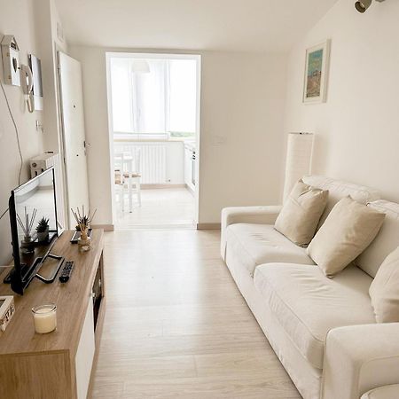 La Via Del Castello Apartment Castelferretti Екстериор снимка